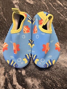 Toddler Water Shoes Size 7/8